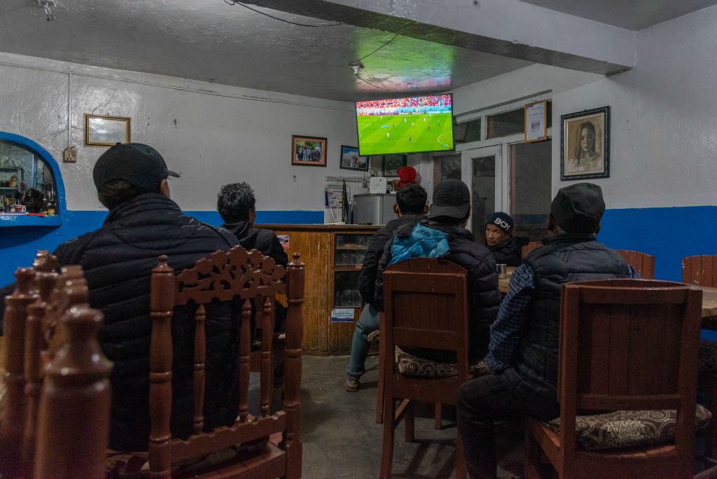 Seule étape où il y a la télévision, pour le plus brand bonheur des habitants. C'est le match France - Danemark de la Coupe du Monde